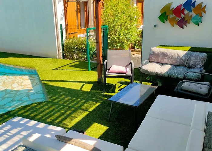 Дом отдыха Divine Sunny Roujan